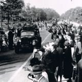 2521 Bevrijding geallieerde voertuigen op de Rijksstraatweg